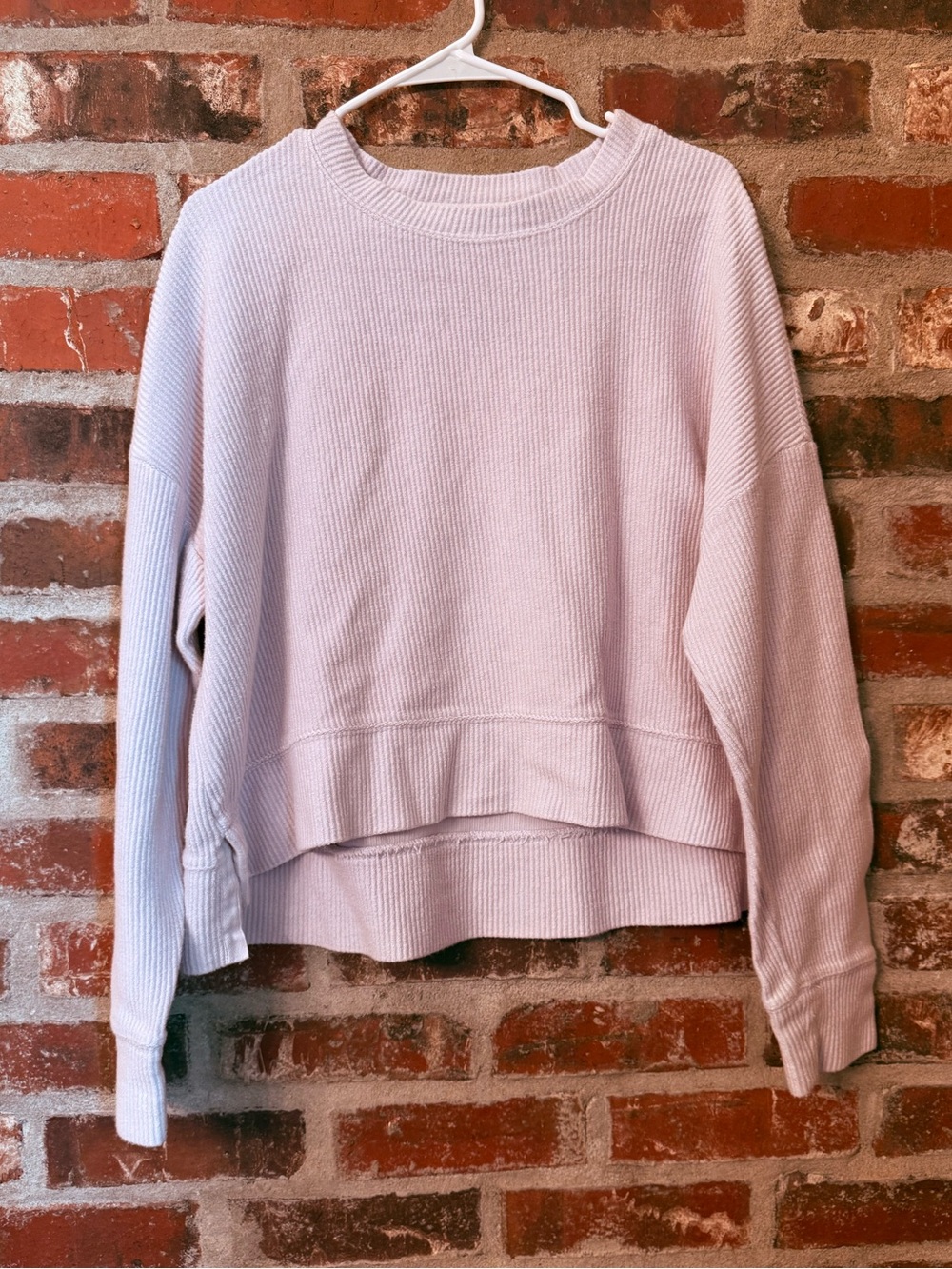 T185 - Altar'd State Light Lavender Ribbed-Knit Crewneck